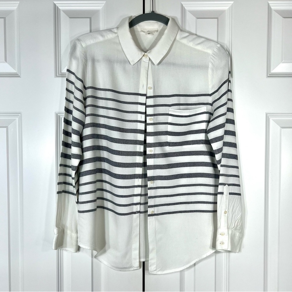A LOVES A button down shirt in white with gray stripes.  Size: M